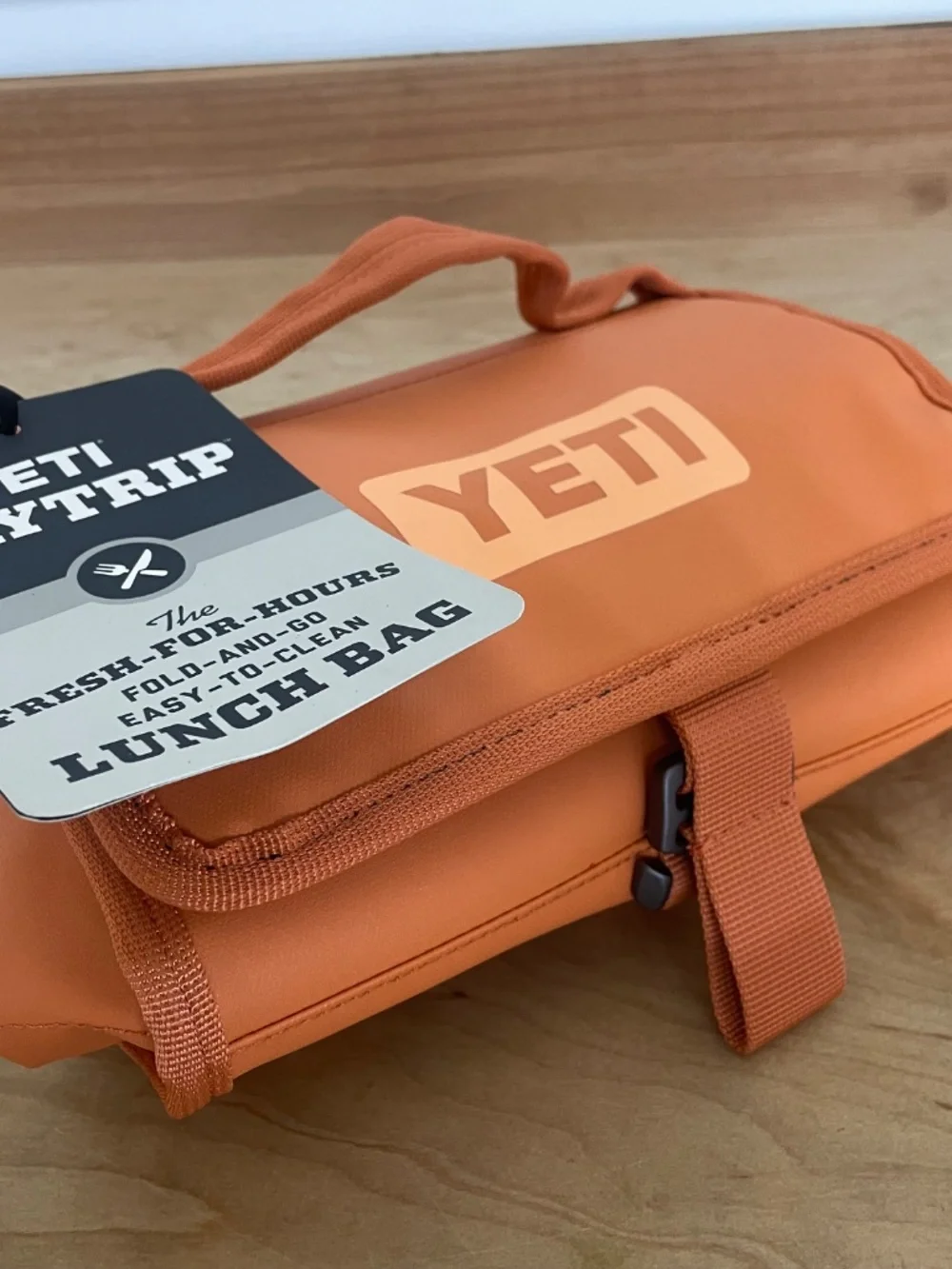 Yeti daytrip lunch bag **RARE color - desert clay